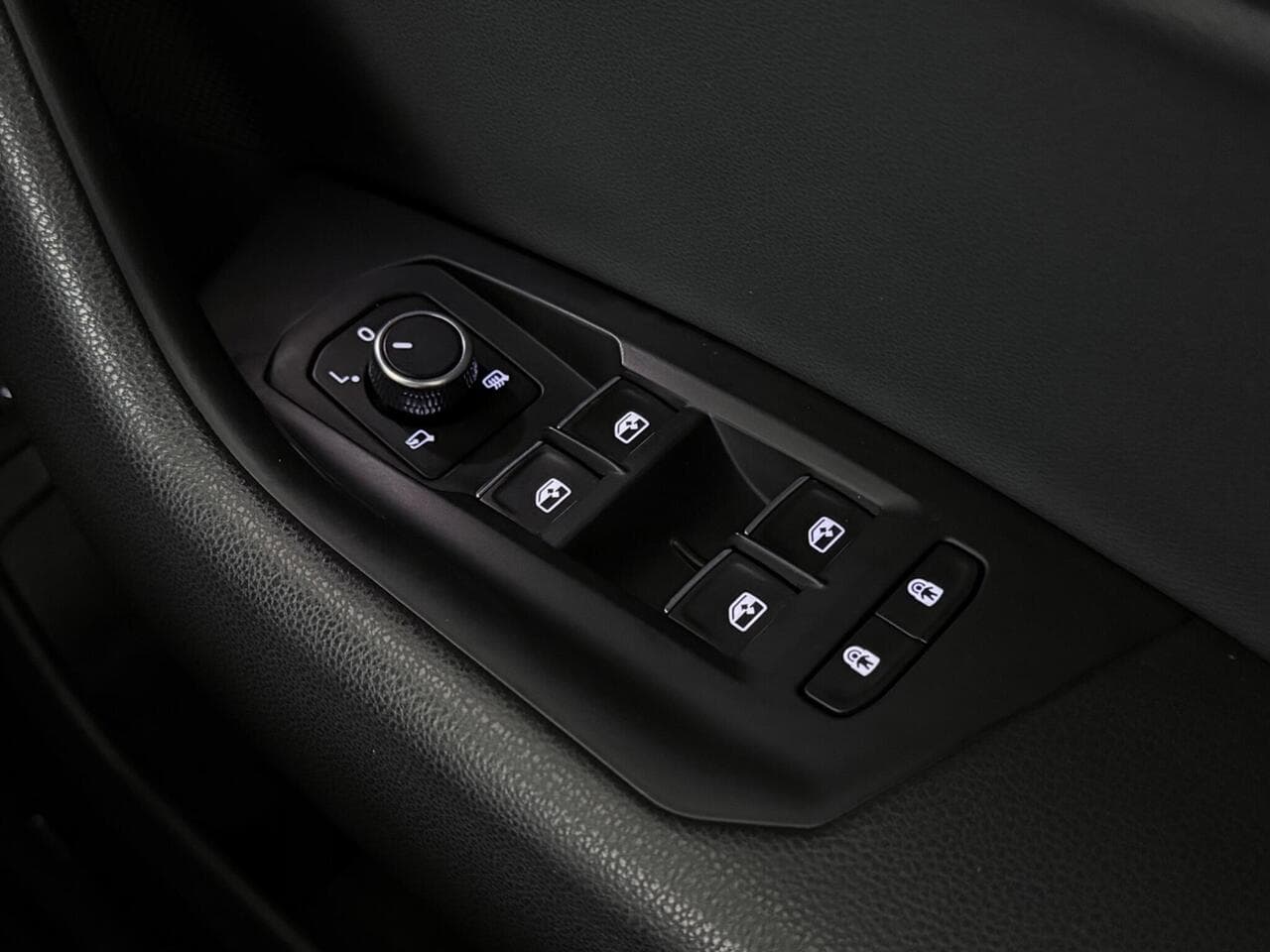 Volkswagen Touareg thumbnail Misc Controls