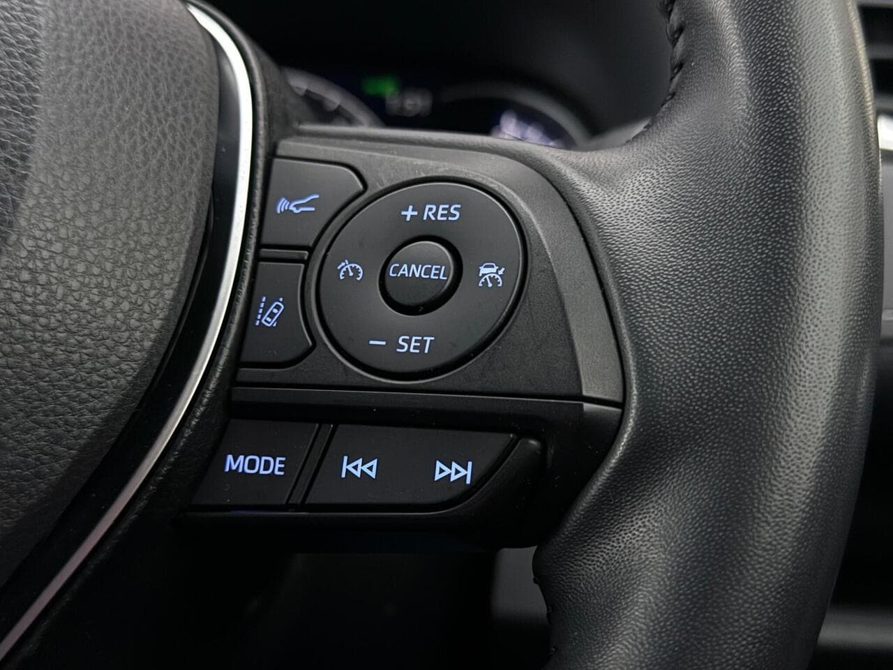 Toyota RAV4 thumbnail Misc Controls