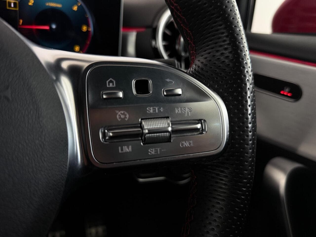 Mercedes-Benz A Class thumbnail Misc Controls