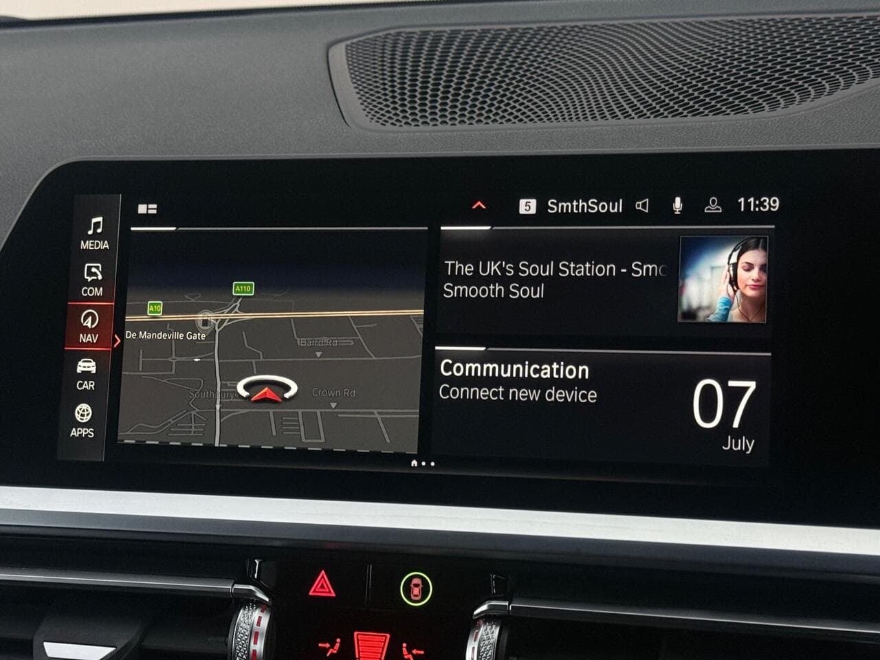BMW 3 Series thumbnail Infotainment System