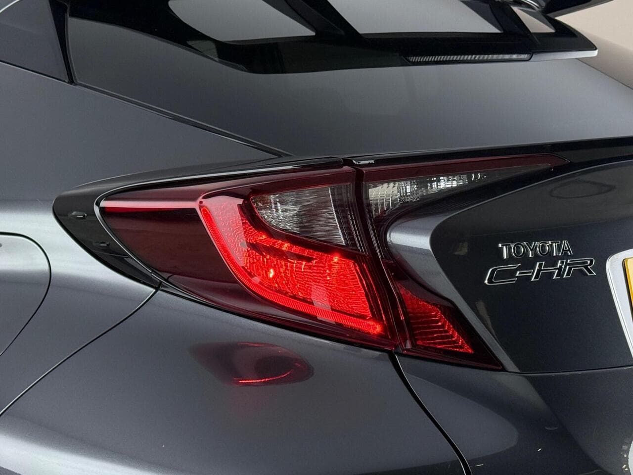 Toyota C-HR thumbnail Lights Rear