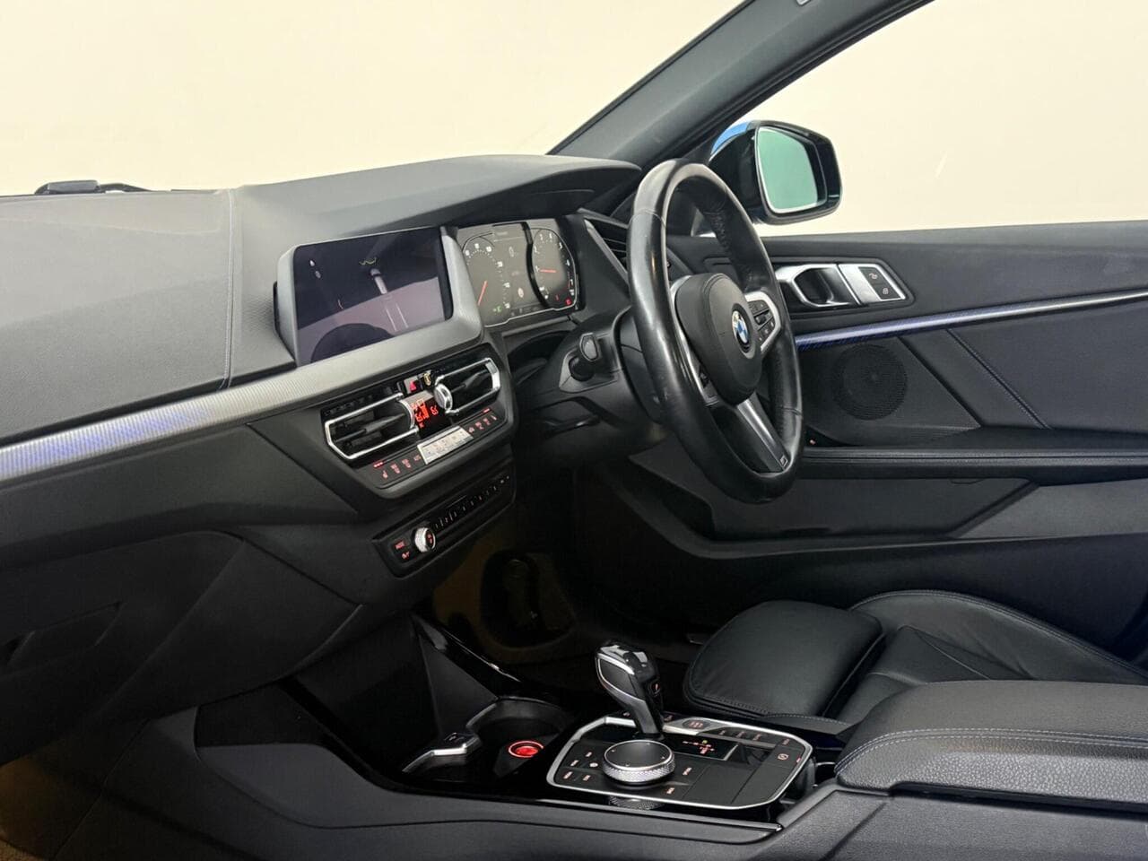 BMW 1 Series thumbnail Interior Front