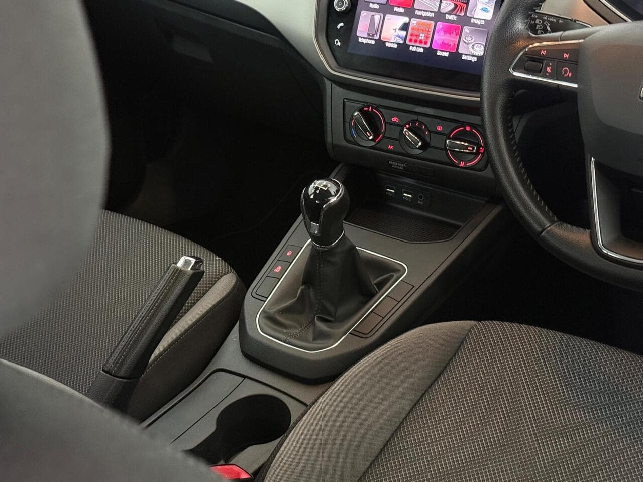 SEAT Ibiza thumbnail Interior Front
