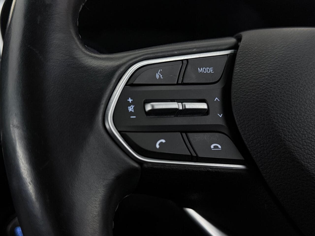 Hyundai Santa Fe thumbnail Misc Controls