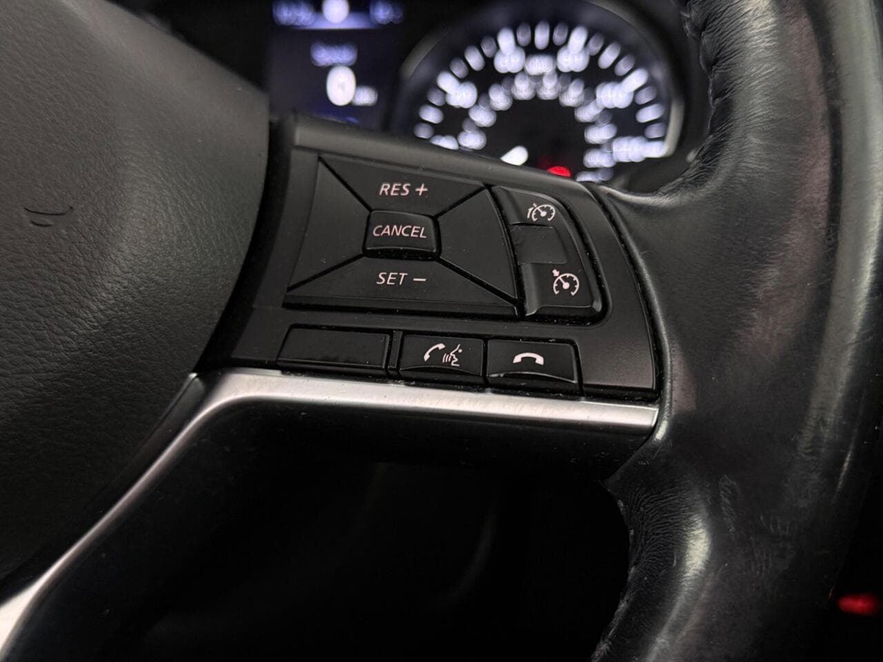 Nissan X-Trail thumbnail Misc Controls