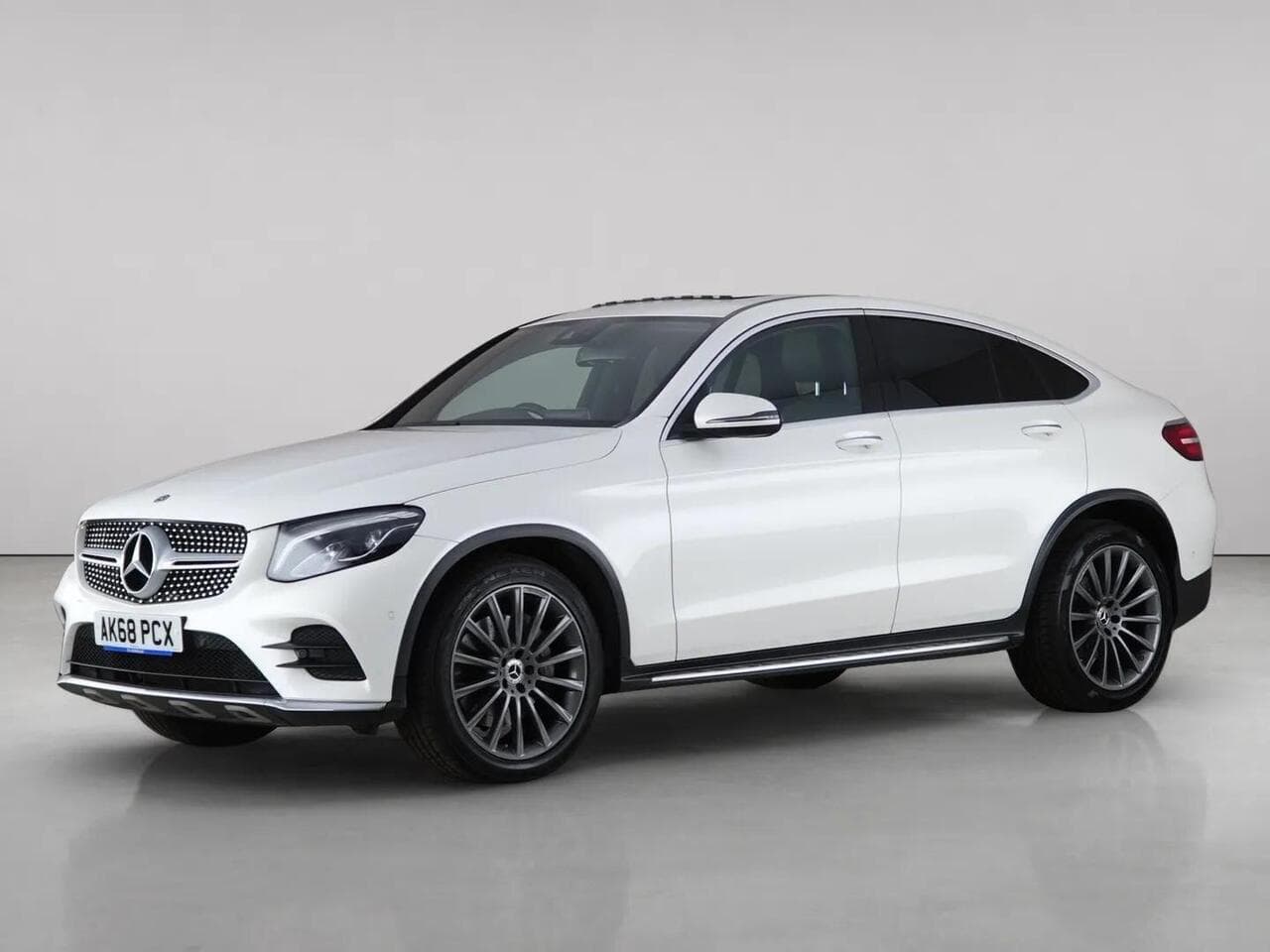 Mercedes-Benz GLC thumbnail Front Left