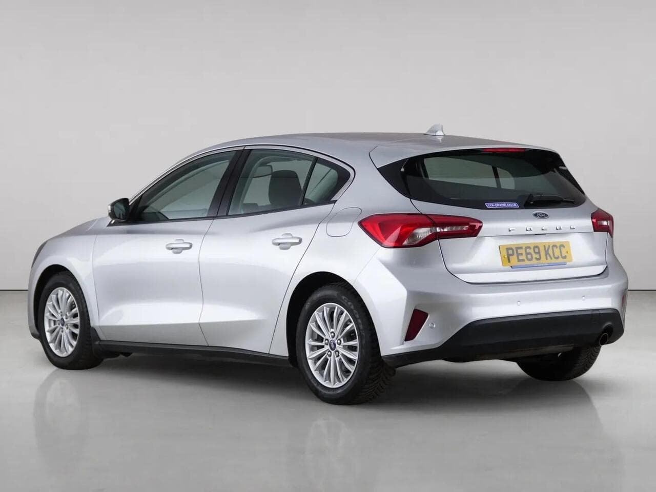 Ford Focus thumbnail Rear Left