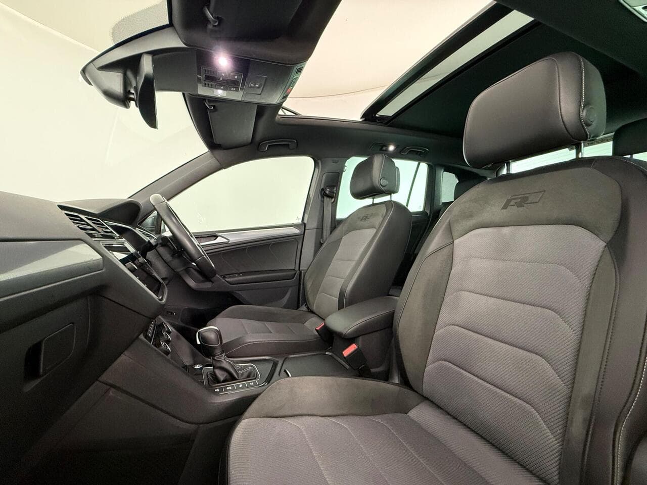 Volkswagen Tiguan thumbnail Seat Front Passenger