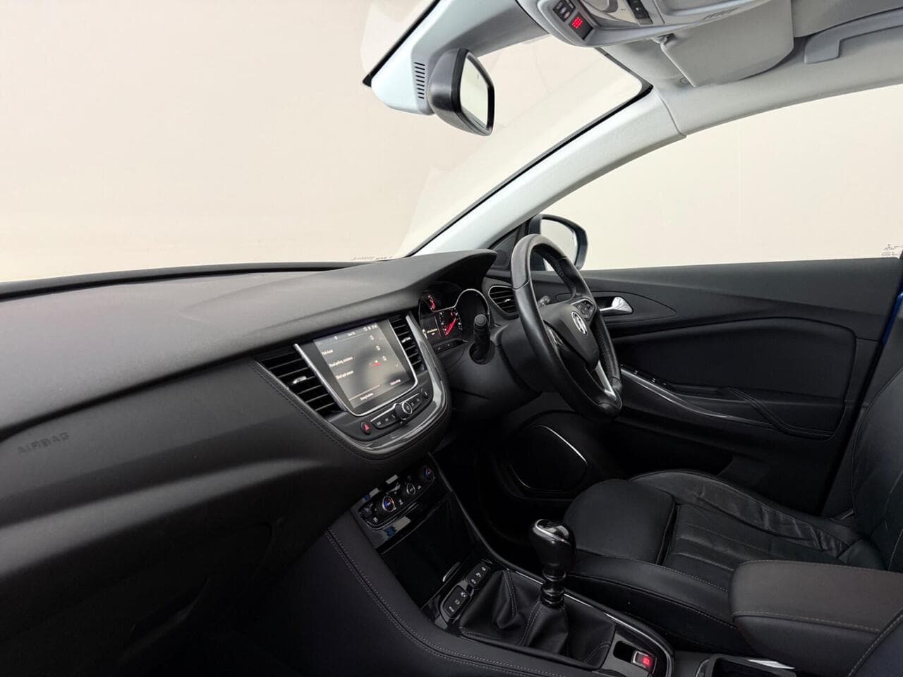 Vauxhall Grandland X thumbnail Interior Front