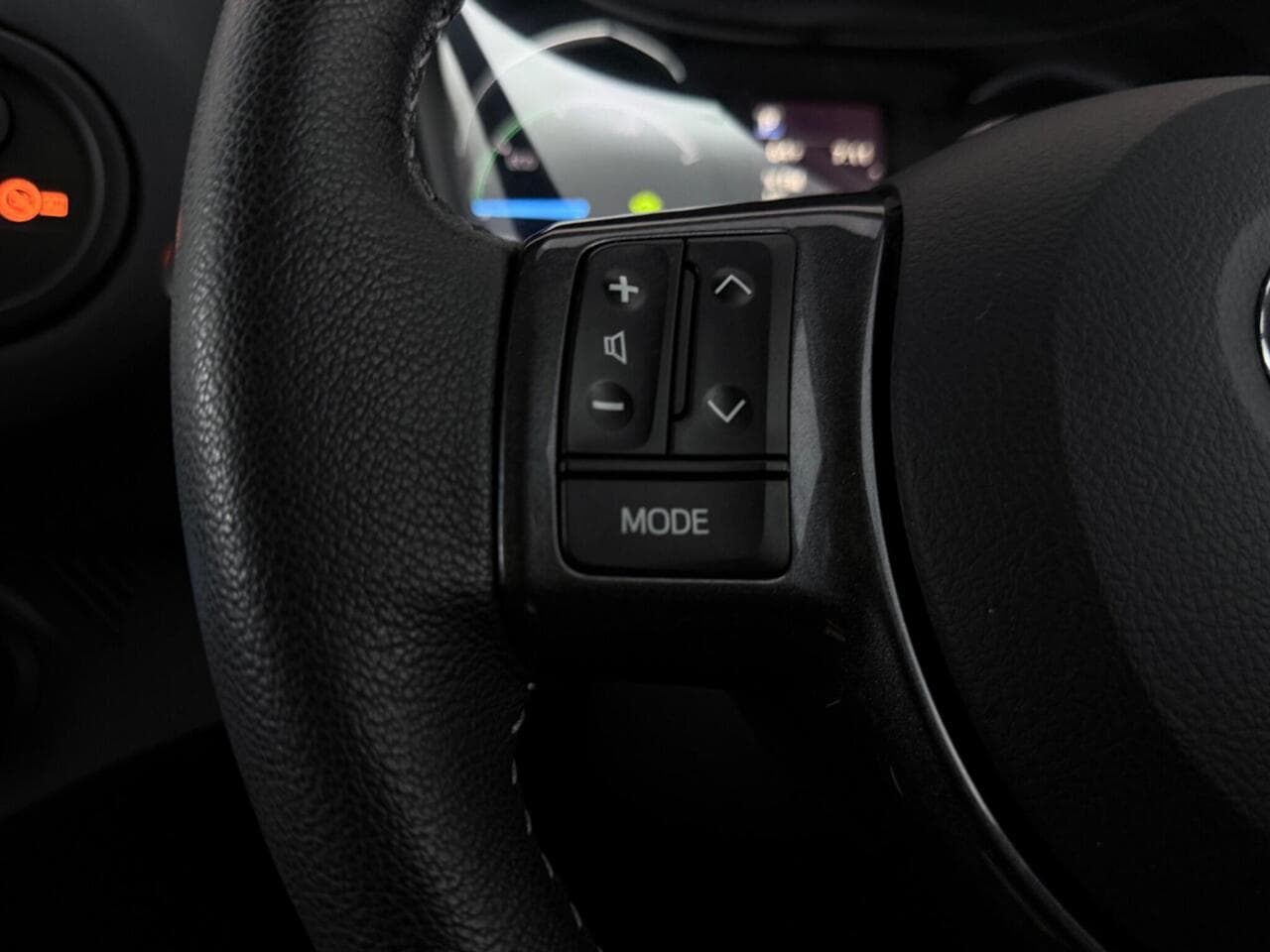 Toyota Yaris thumbnail Misc Controls