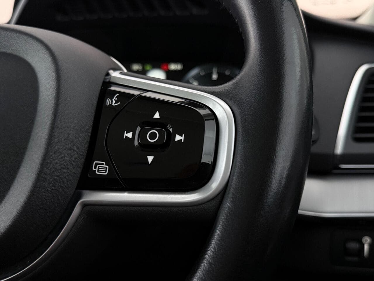 Volvo XC90 thumbnail Misc Controls