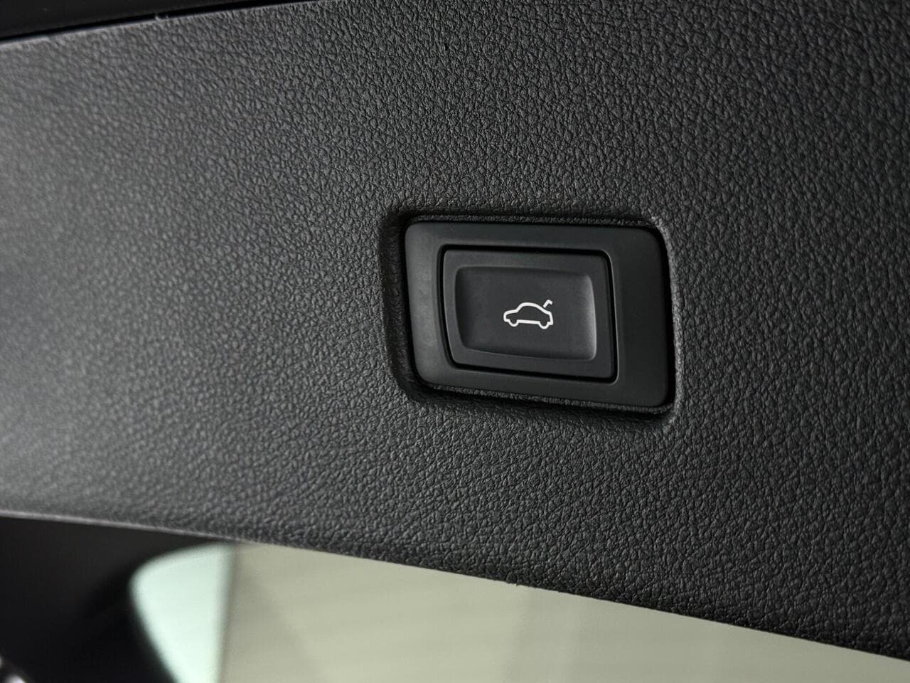 Audi Q5 thumbnail Misc Controls