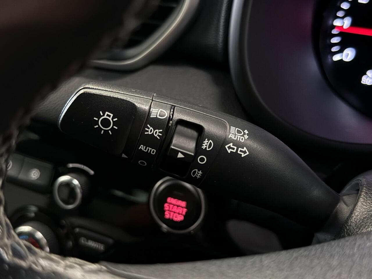 Kia Sportage thumbnail Misc Controls