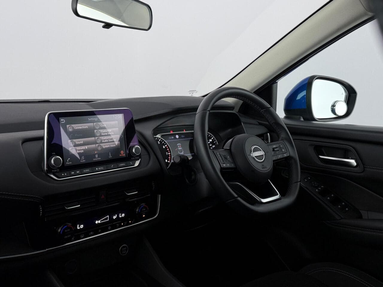 Nissan Qashqai thumbnail Interior Front