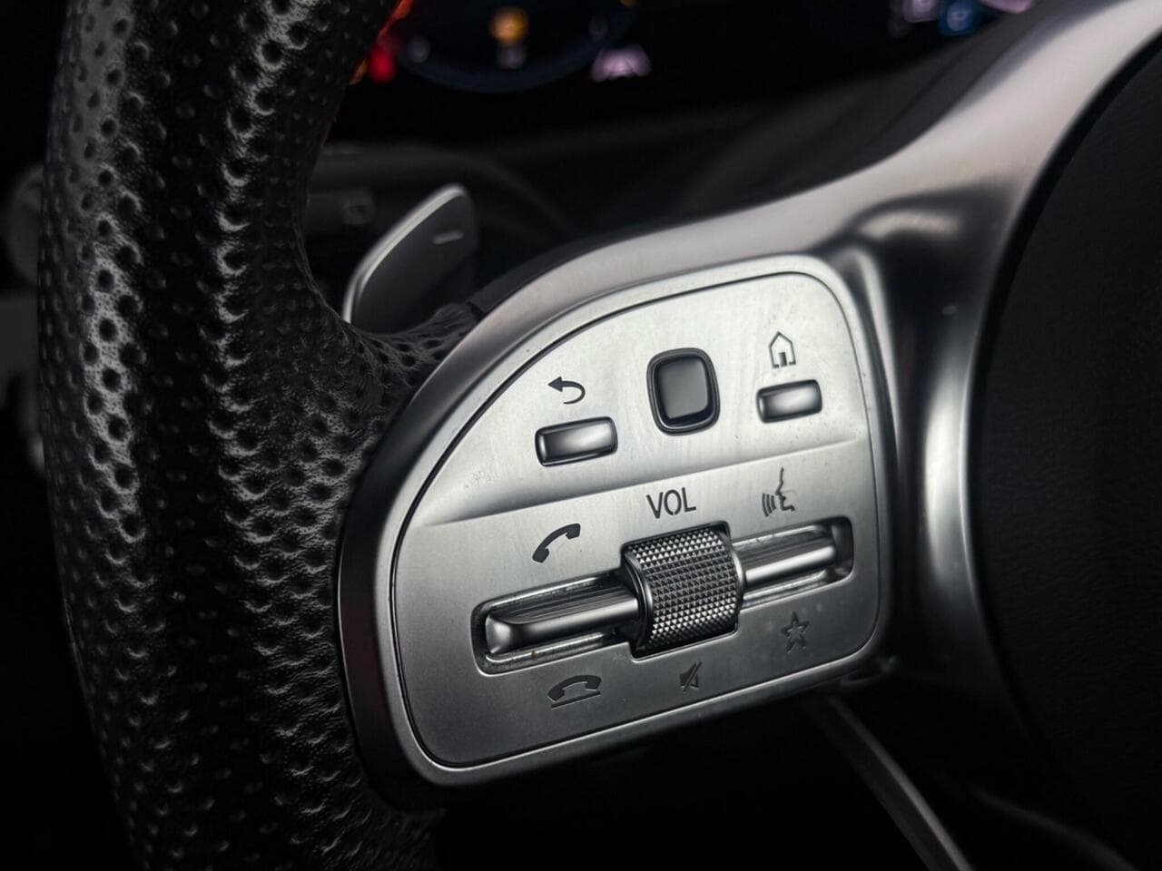 Mercedes-Benz A Class thumbnail Misc Controls
