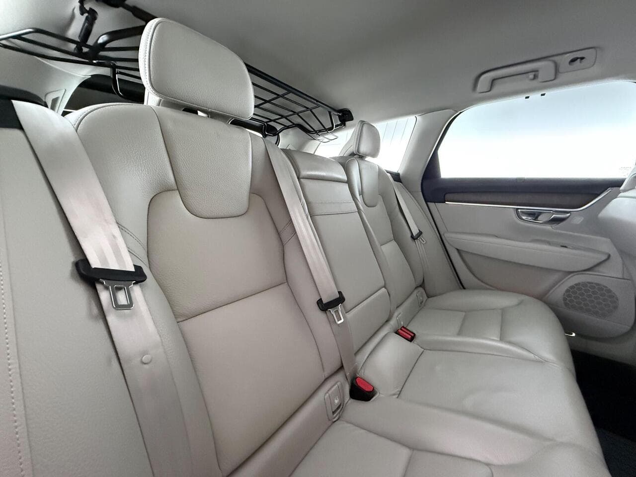Volvo V90 Cross Country thumbnail Seats Rear