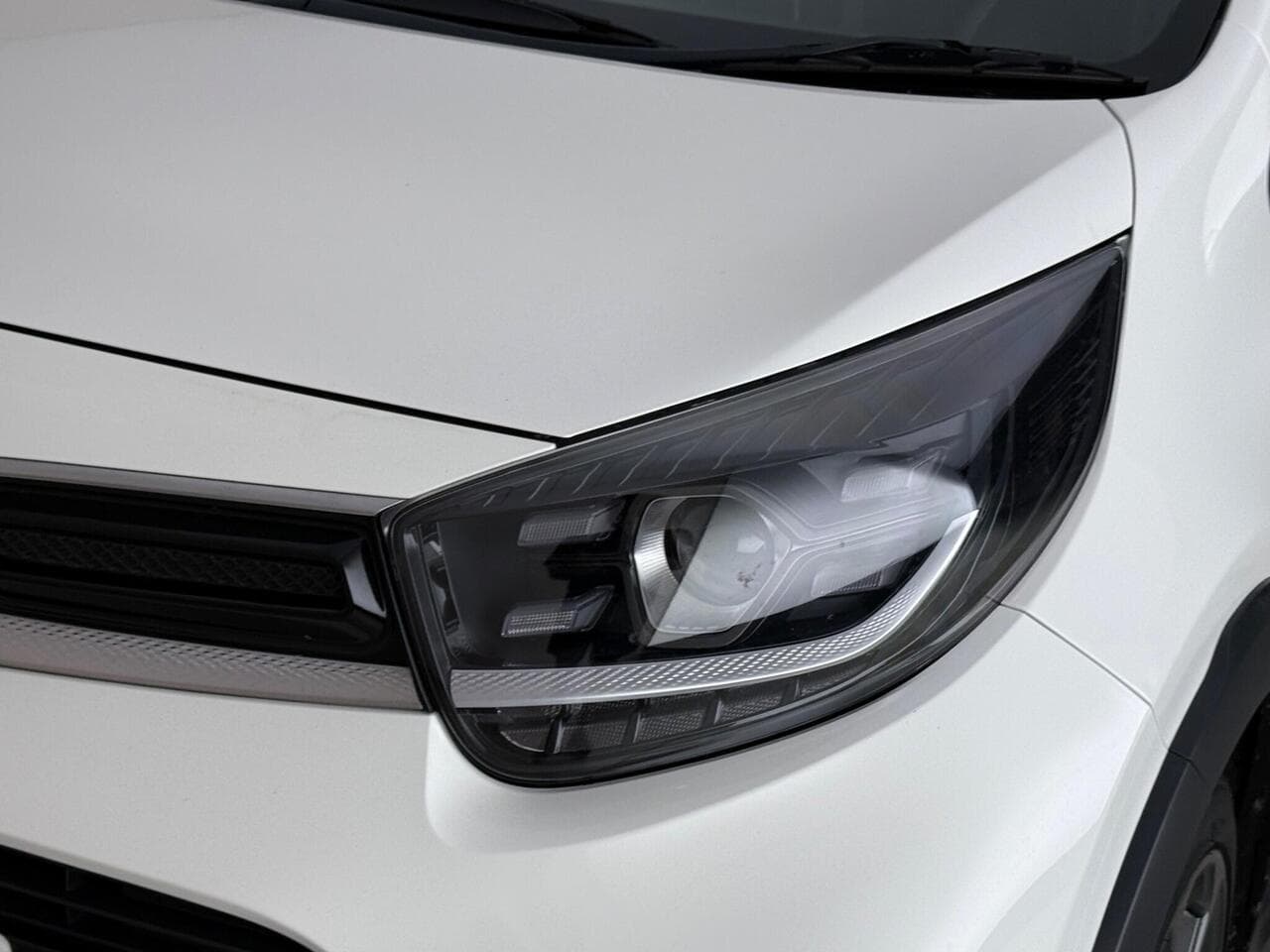 Kia Picanto thumbnail Lights Front
