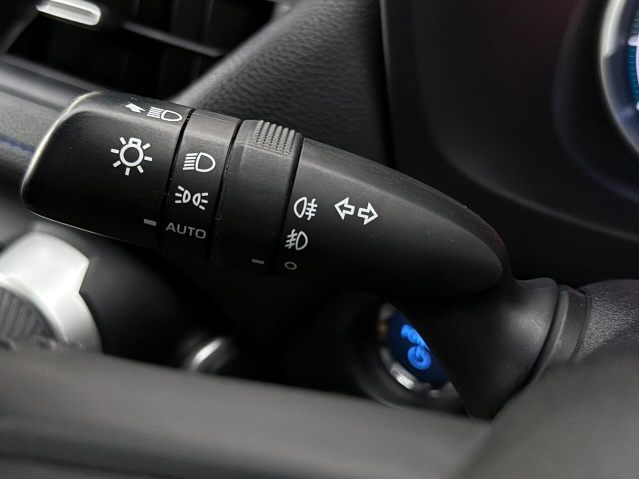 Toyota RAV4 thumbnail Misc Controls