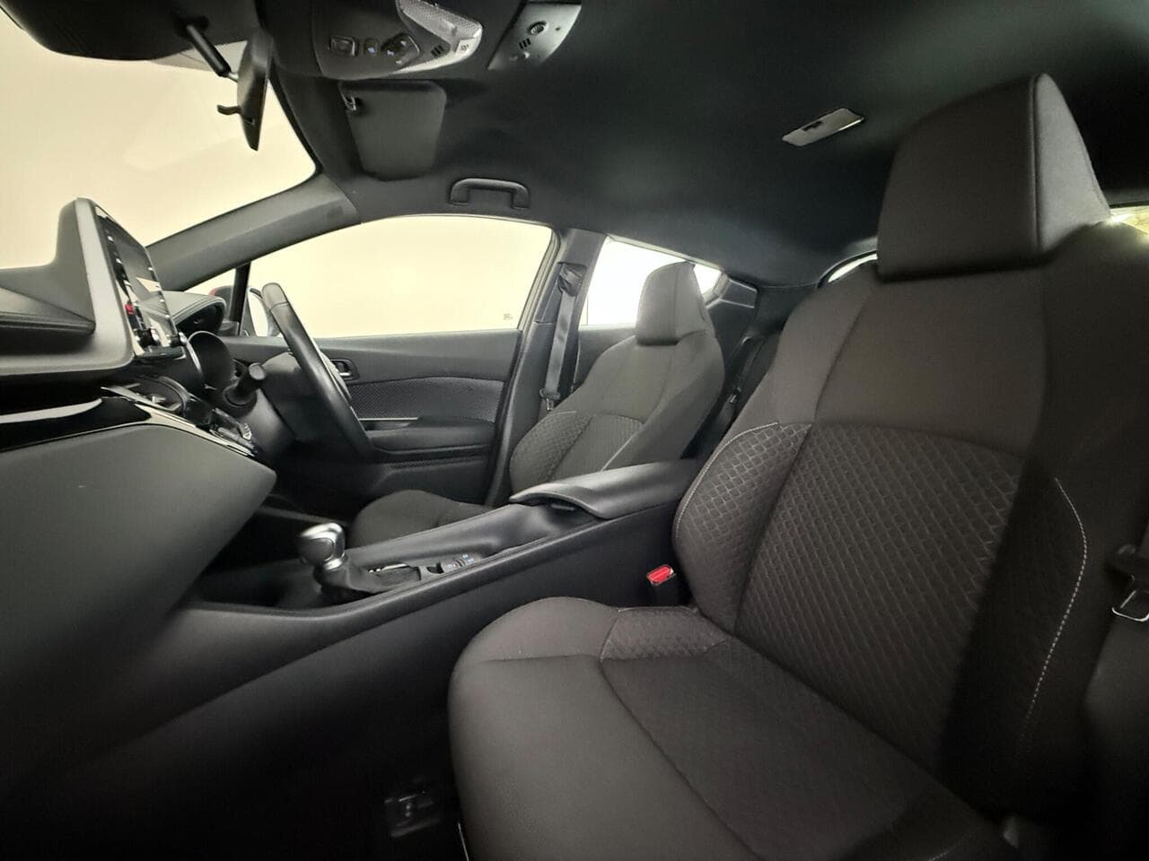 Toyota C-HR thumbnail Seat Front Passenger