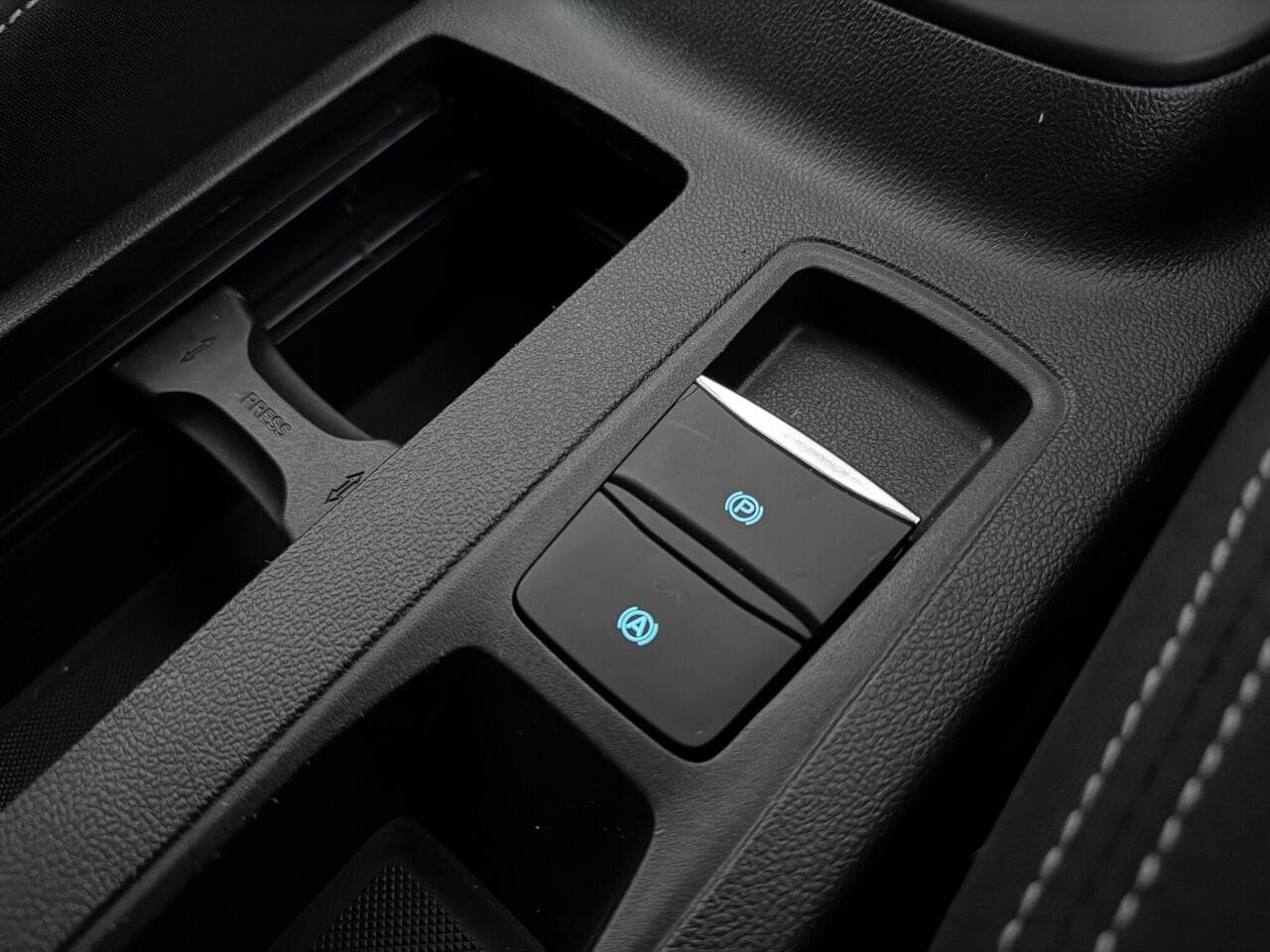 Ford Focus thumbnail Misc Controls