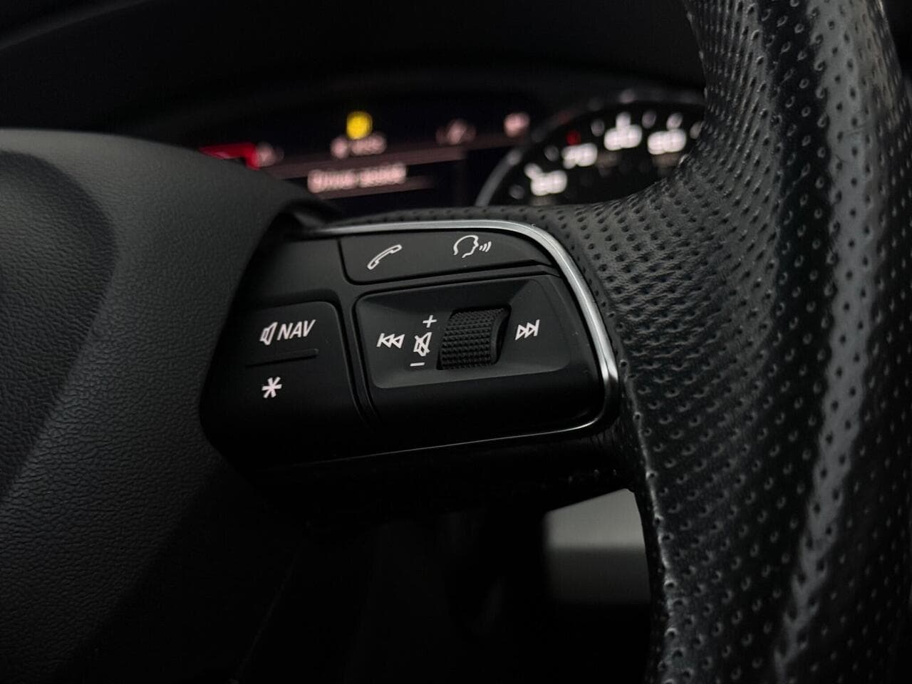 Audi Q5 thumbnail Misc Controls