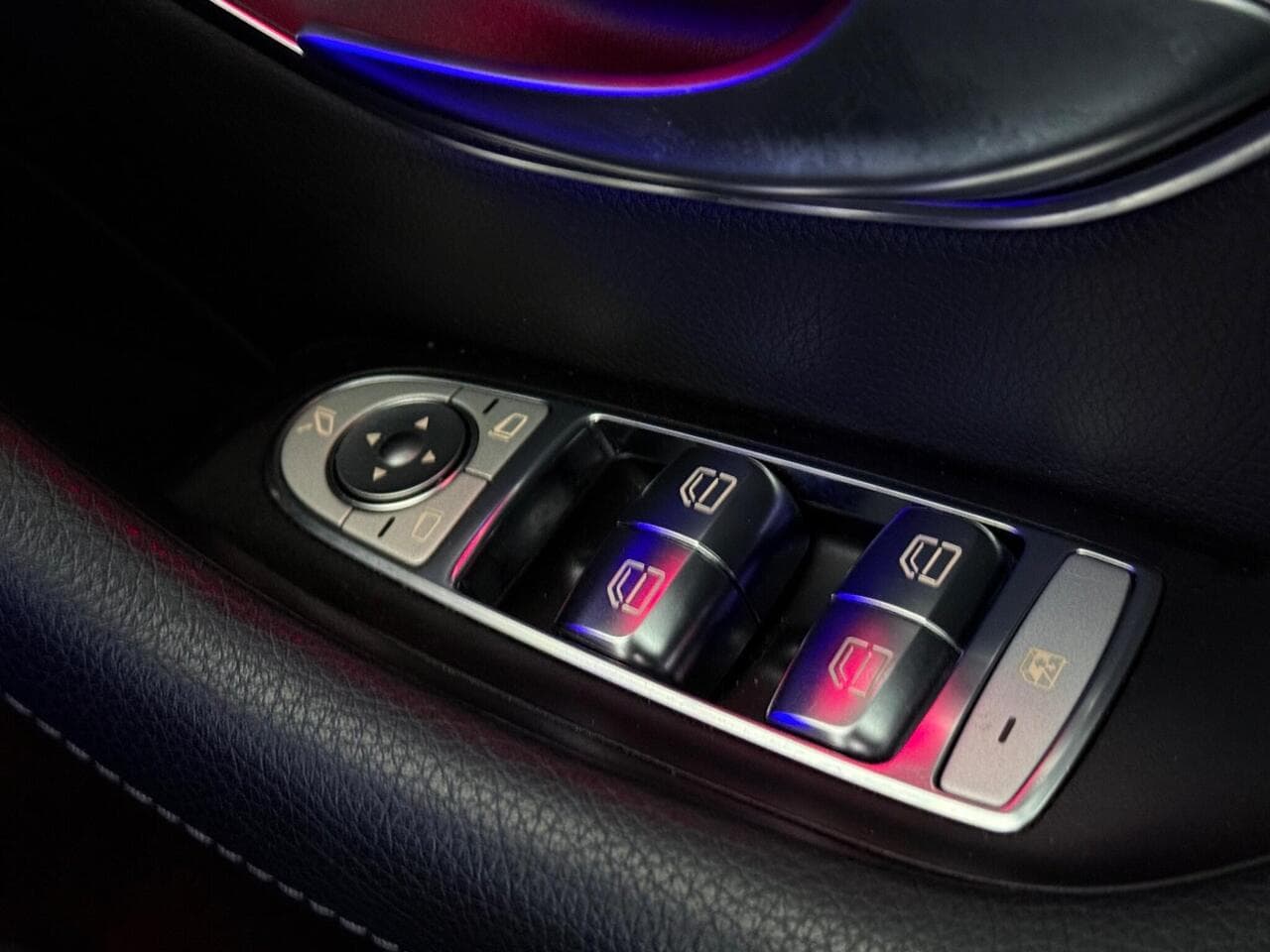 Mercedes-Benz CLS thumbnail Misc Controls