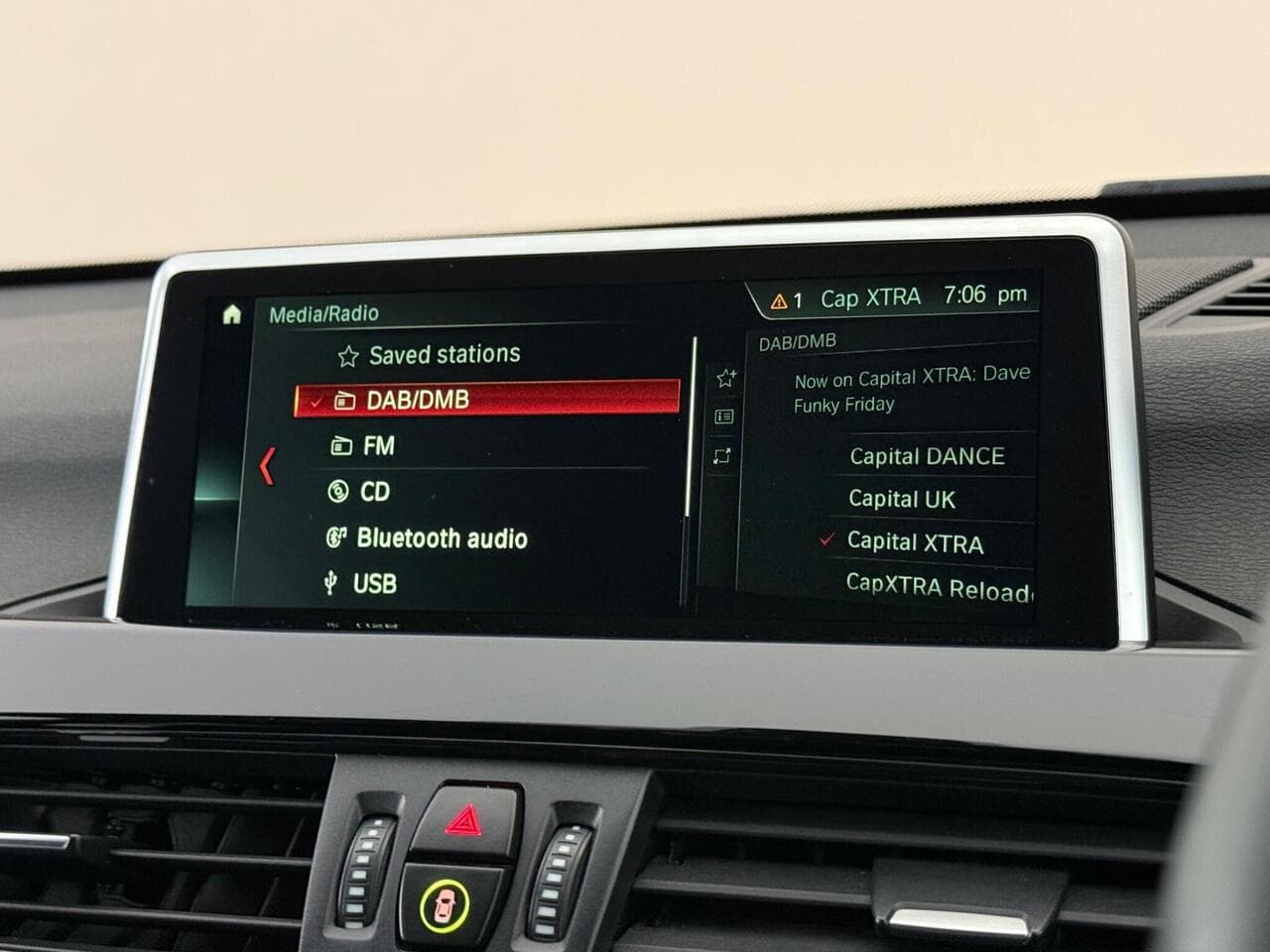 BMW X1 thumbnail Infotainment System