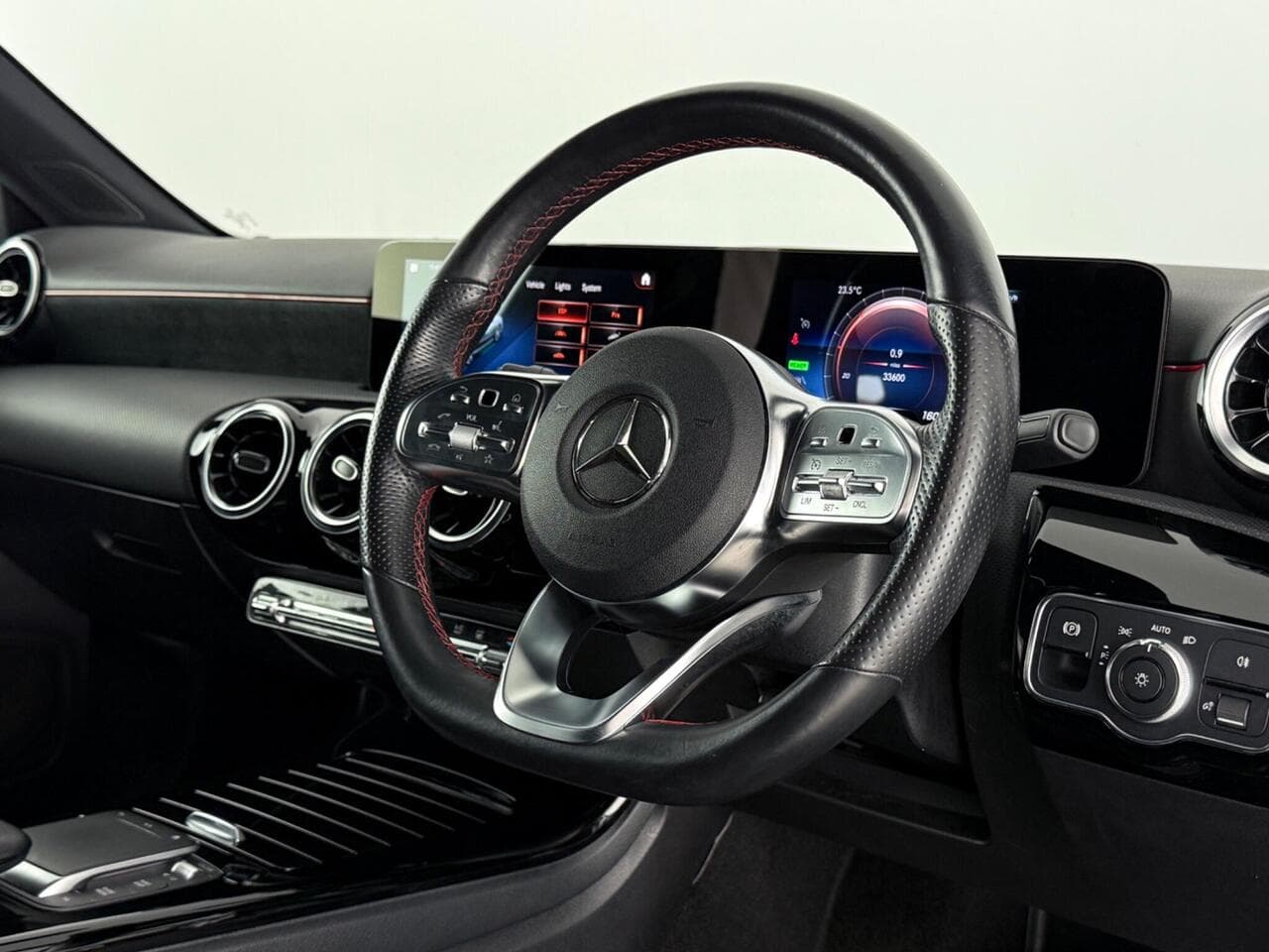 Mercedes-Benz A Class thumbnail Steering Wheel