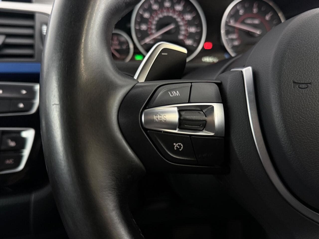 BMW 4 Series thumbnail Misc Controls