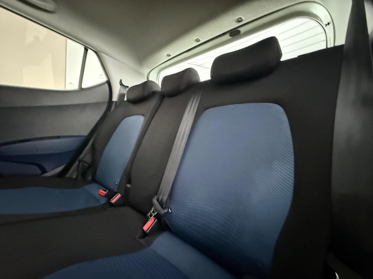 Hyundai i10 thumbnail Seats Rear