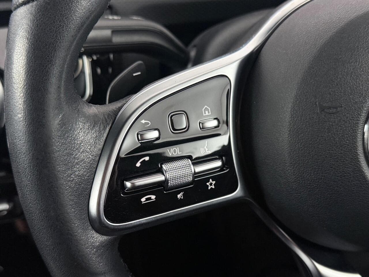 Mercedes-Benz A Class thumbnail Misc Controls