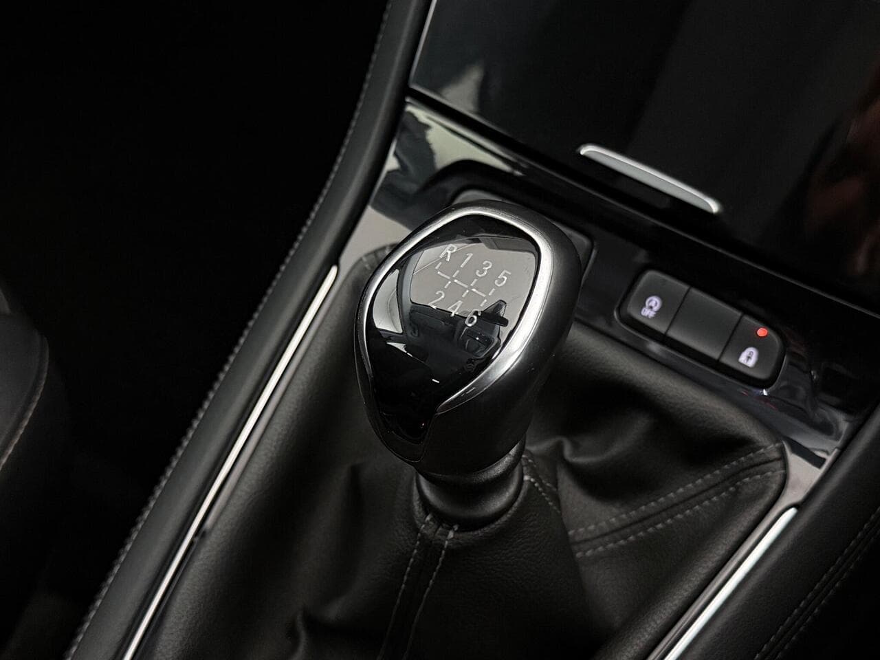 Vauxhall Grandland thumbnail Interior Front