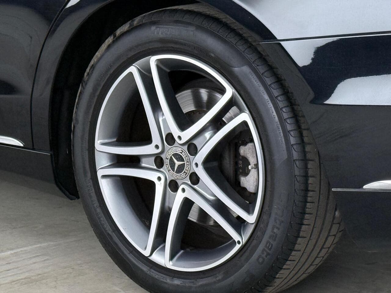 Mercedes-Benz S Class thumbnail Wheel