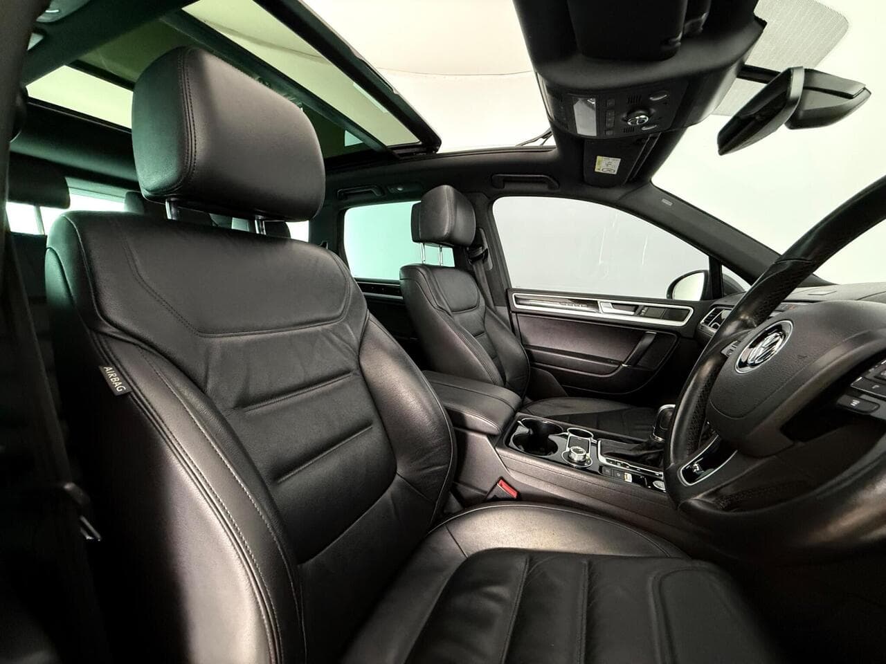 Volkswagen Touareg thumbnail Seat Driver