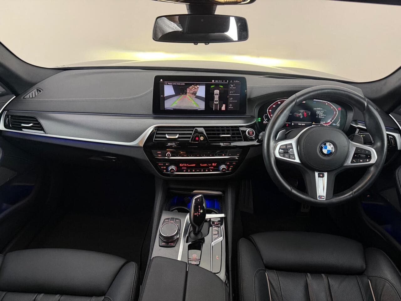 BMW 5 Series thumbnail Interior Front