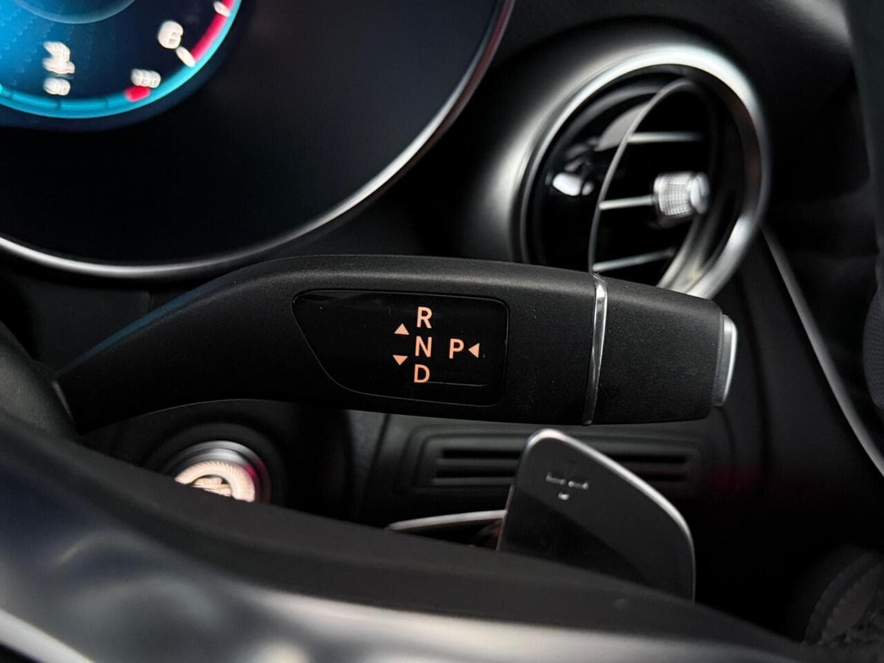 Mercedes-Benz GLC thumbnail Misc Controls