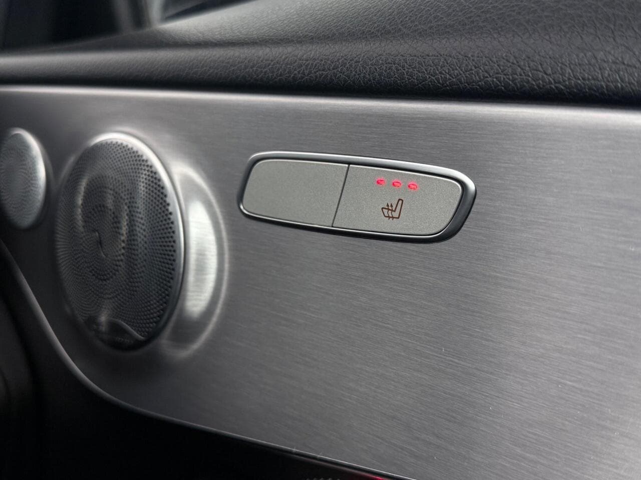 Mercedes-Benz C Class thumbnail Misc Controls
