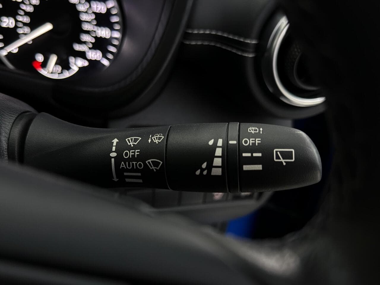 Nissan Juke thumbnail Misc Controls
