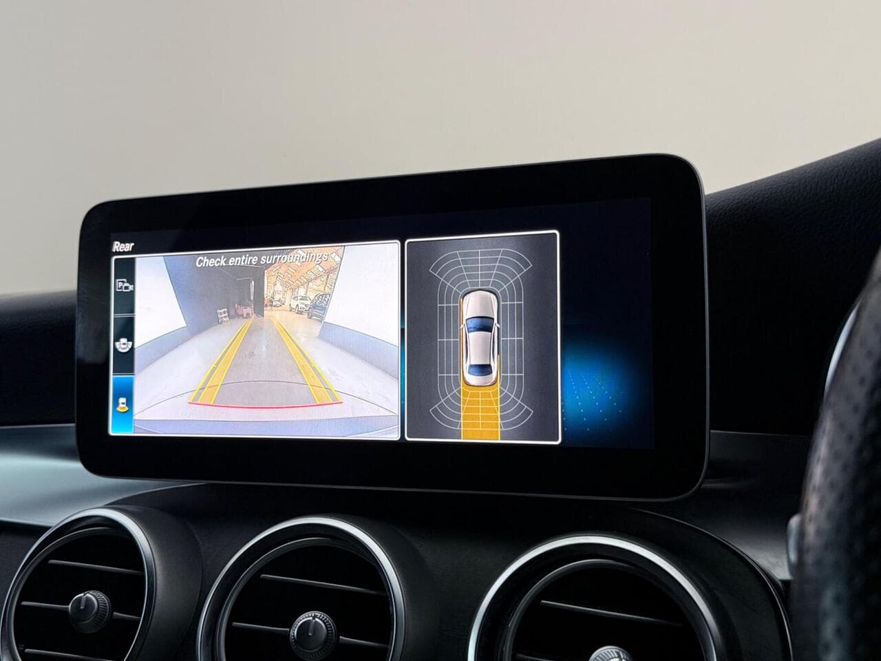 Mercedes-Benz C Class thumbnail Infotainment System