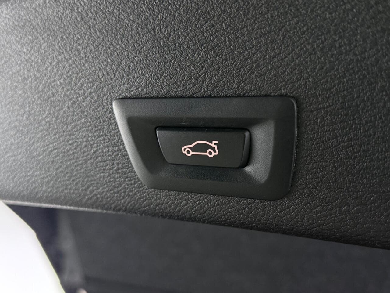 BMW X4 thumbnail Misc Controls