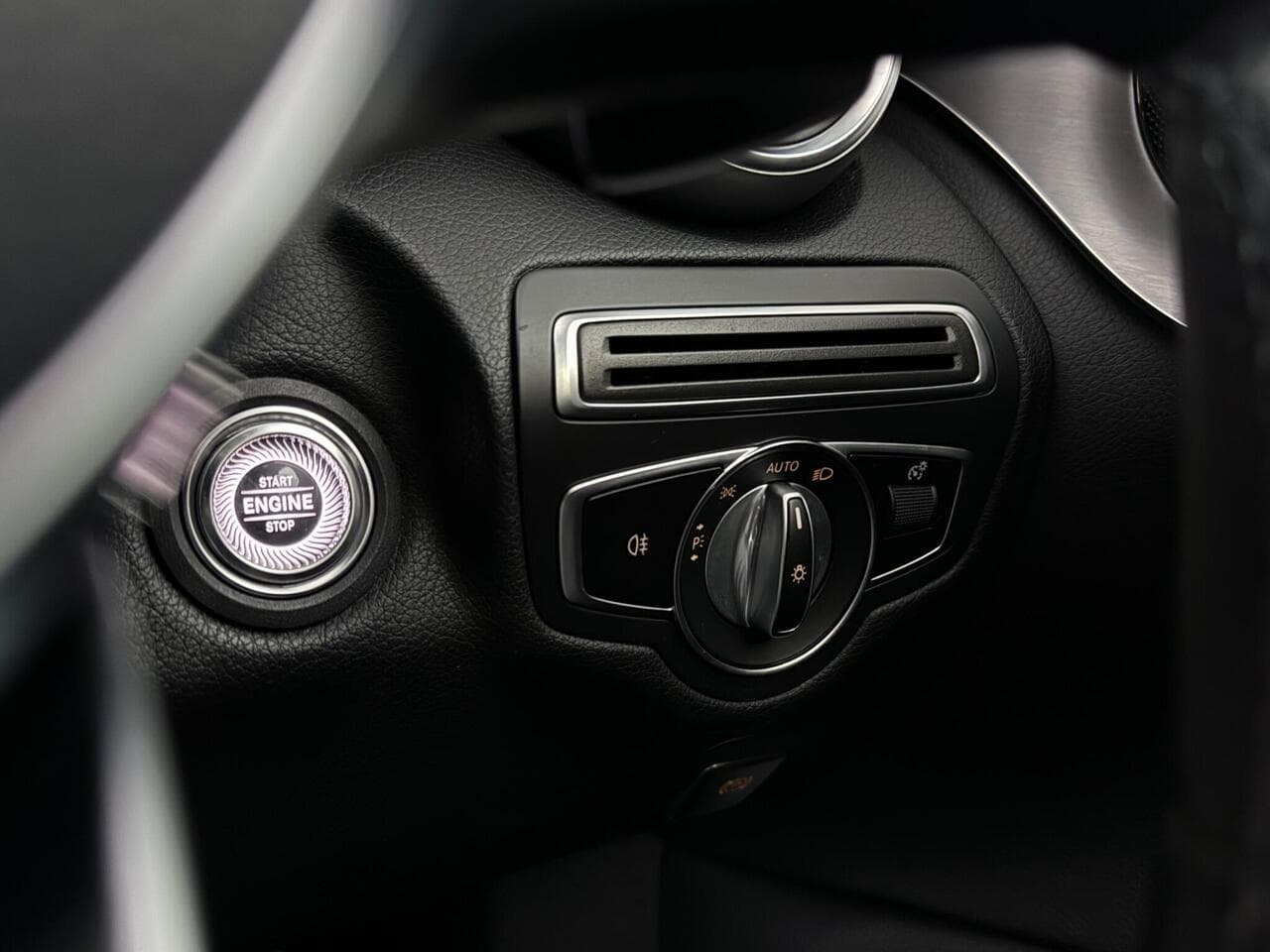 Mercedes-Benz C Class thumbnail Misc Controls