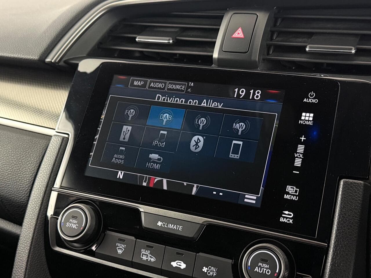 Honda Civic thumbnail Infotainment System