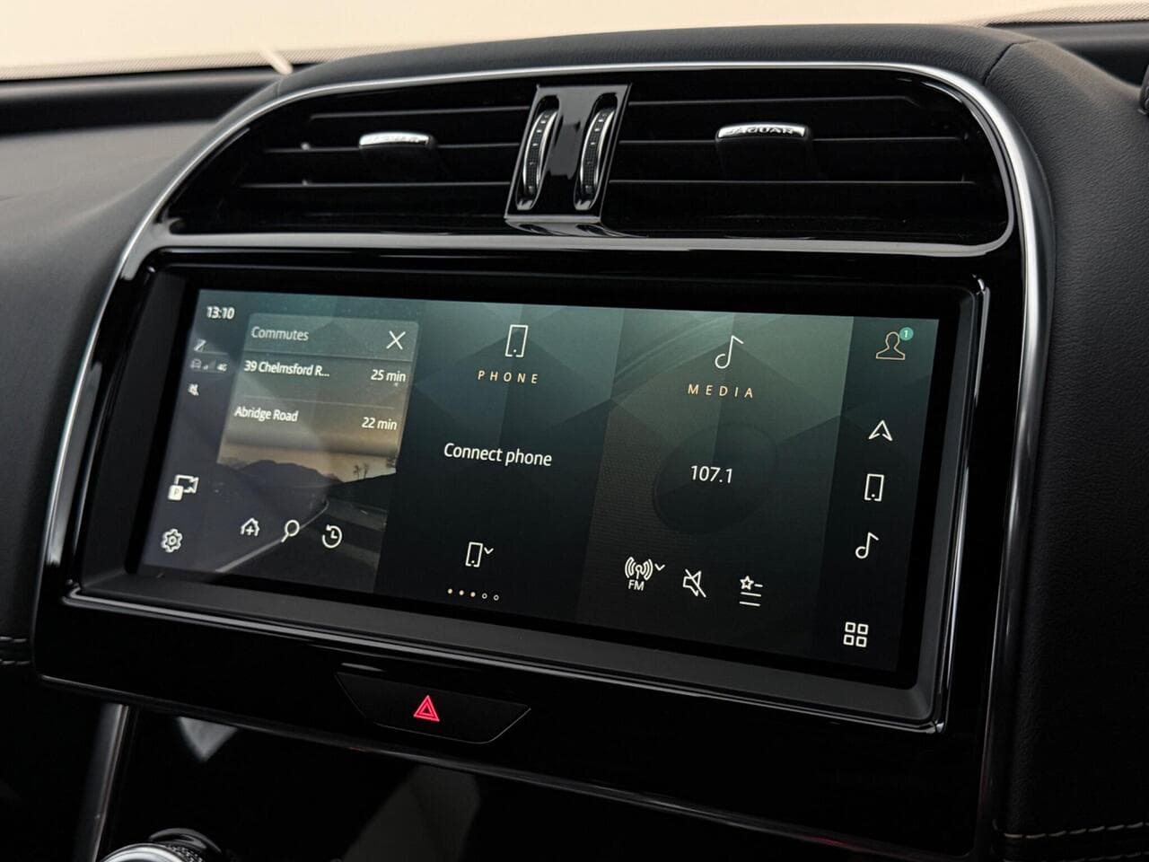 Jaguar XE thumbnail Infotainment System