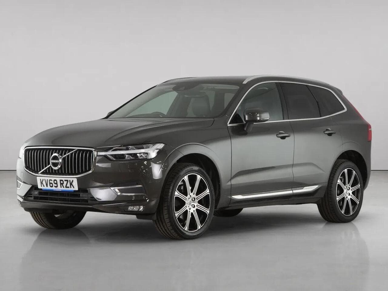 Volvo XC60 thumbnail Front Left