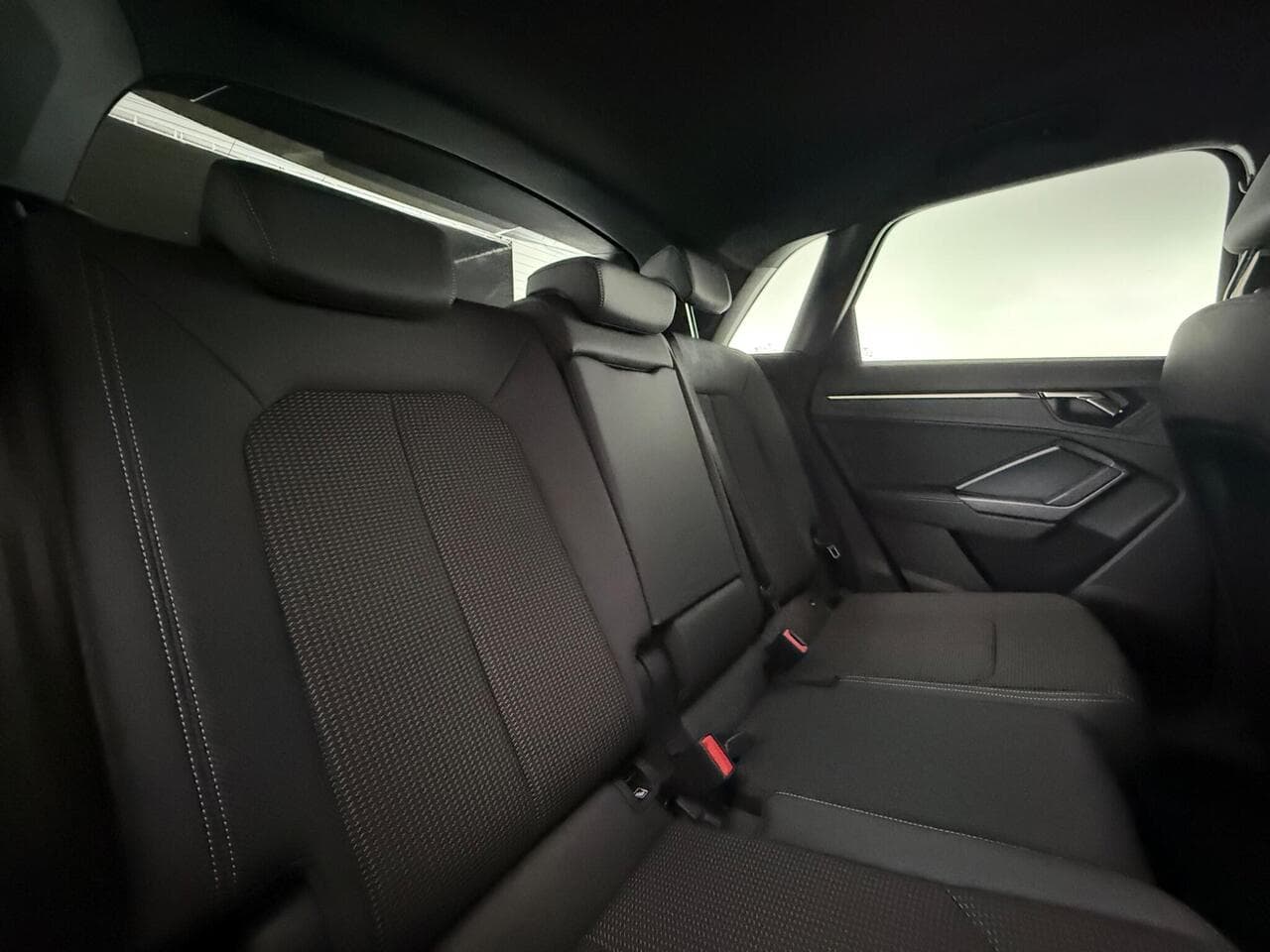 Audi Q3 thumbnail Seats Rear