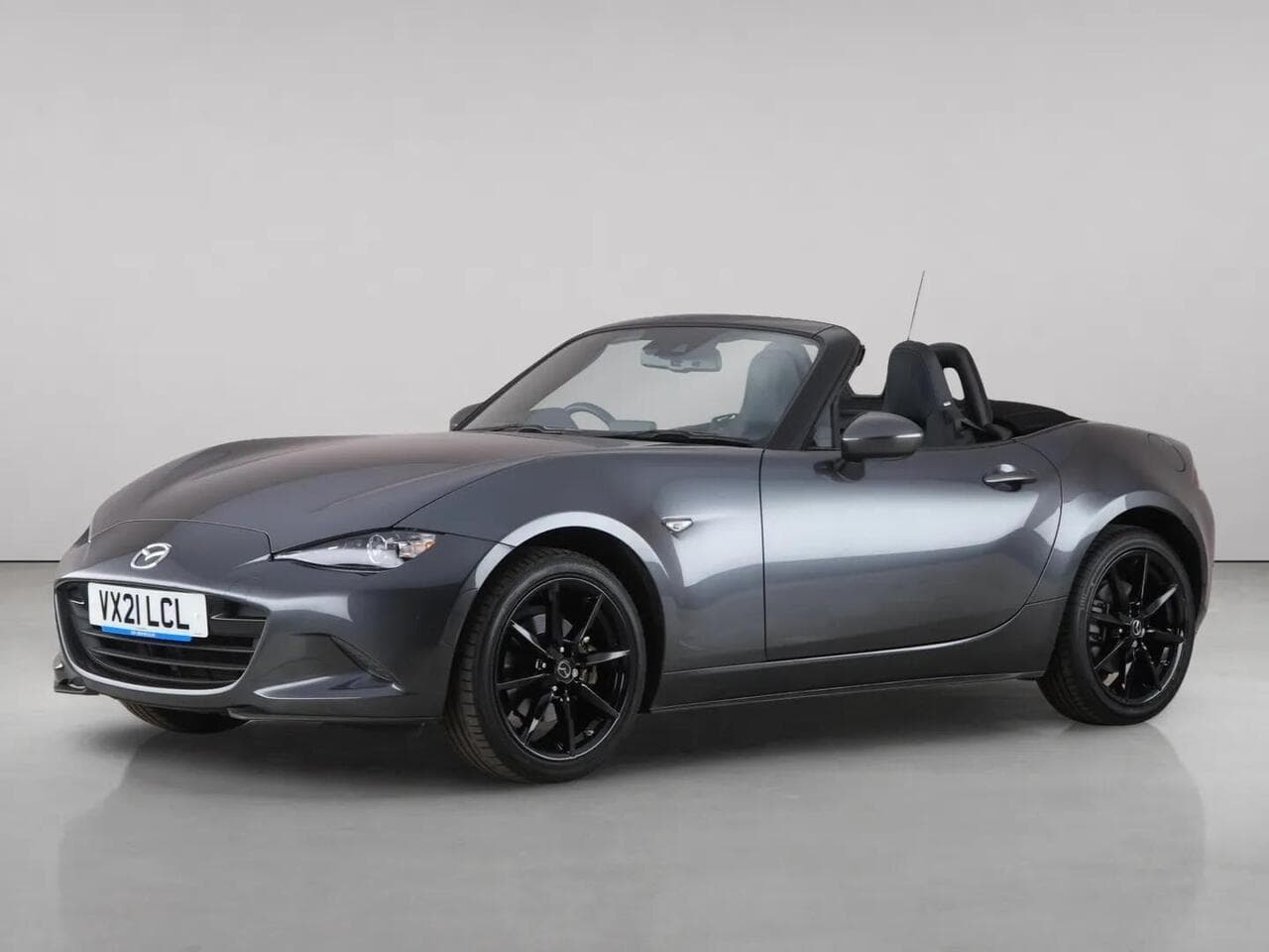 Mazda MX-5 thumbnail Front Left