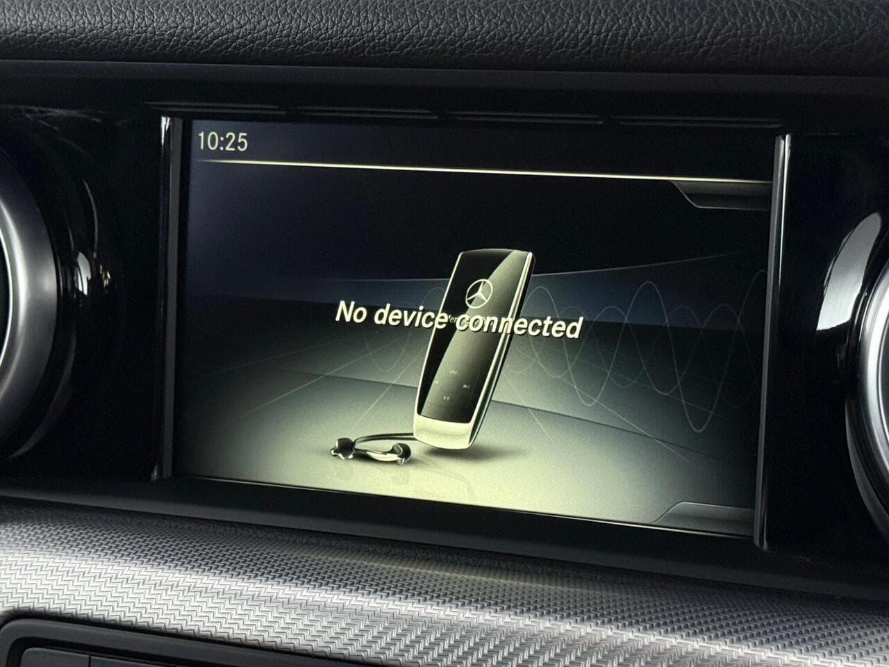 Mercedes-Benz SLC thumbnail Infotainment System