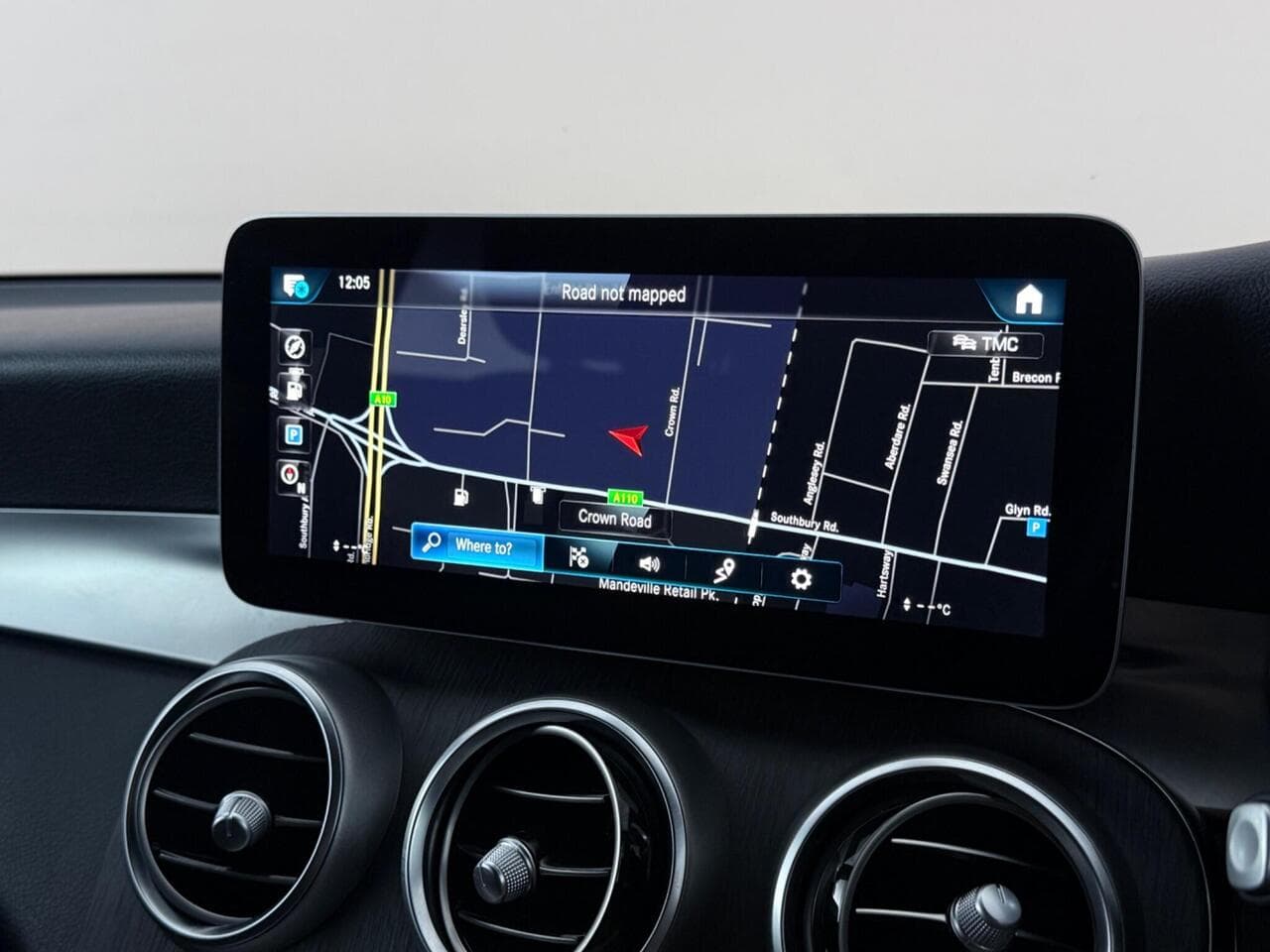 Mercedes-Benz GLC thumbnail Infotainment System