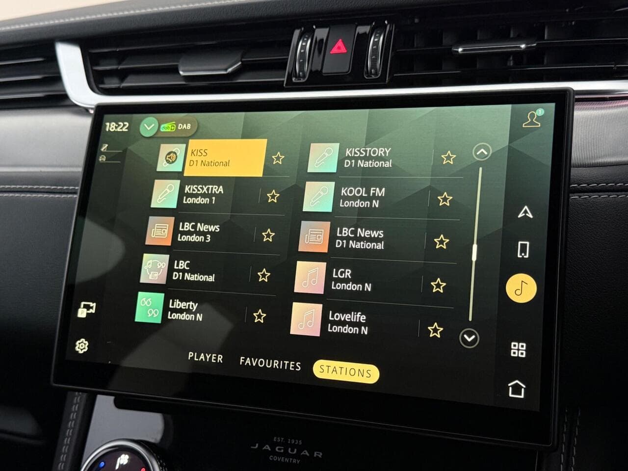 Jaguar F-PACE thumbnail Infotainment System