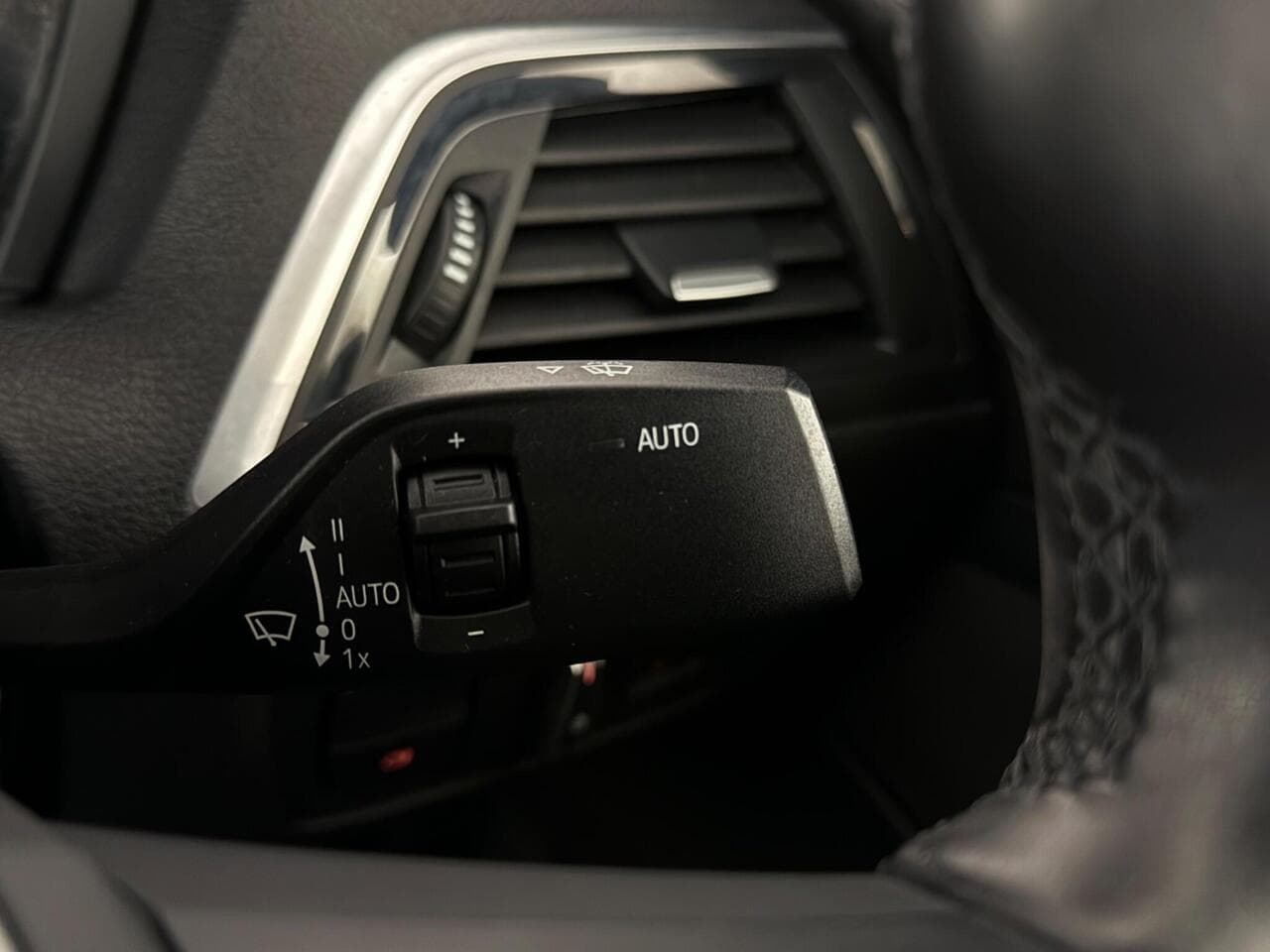 BMW 2 Series thumbnail Misc Controls